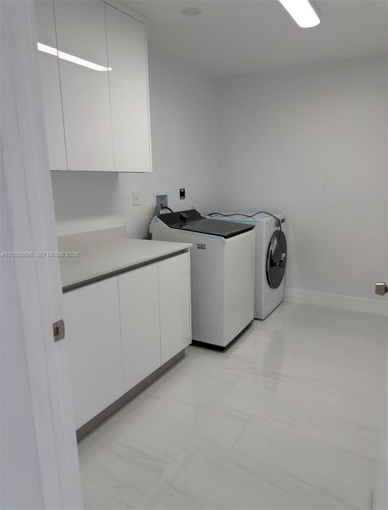 В аренду: $8,100 (4 спален, 3 ванн, 2279 Квадратных фут)