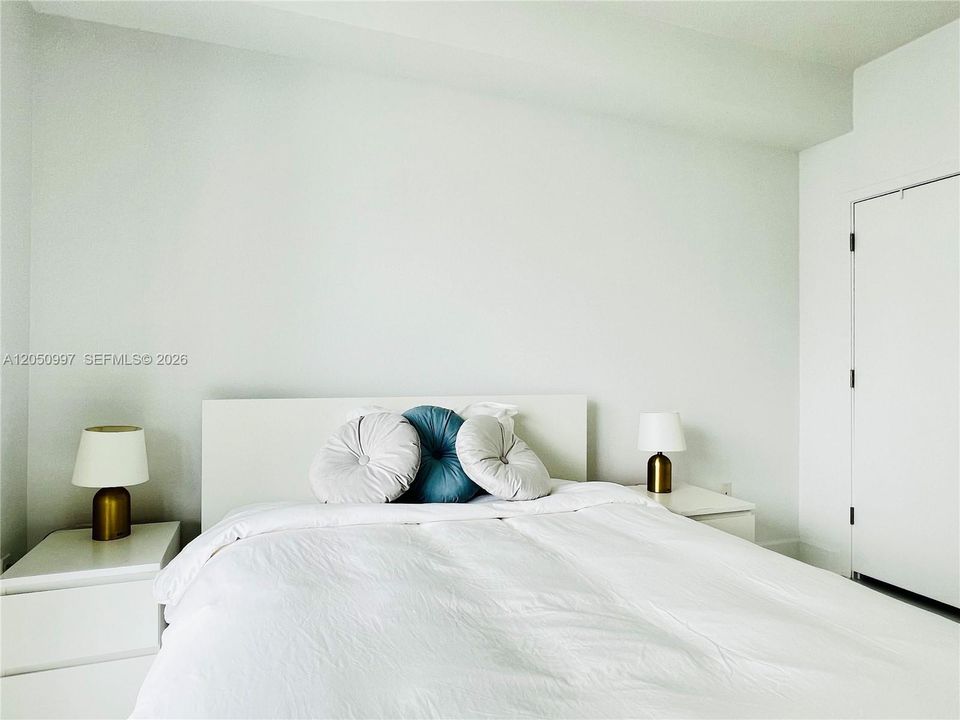 For Rent: $4,500 (2 beds, 2 baths, 1024 Square Feet)