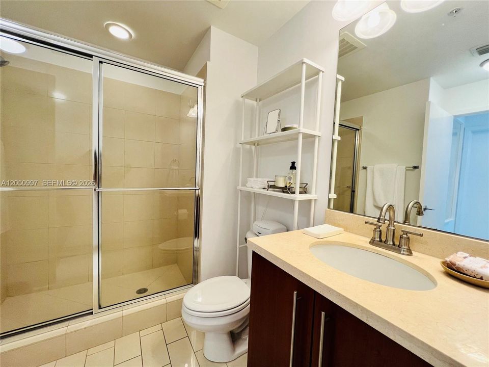For Rent: $4,500 (2 beds, 2 baths, 1024 Square Feet)