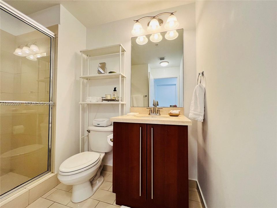 For Rent: $4,500 (2 beds, 2 baths, 1024 Square Feet)