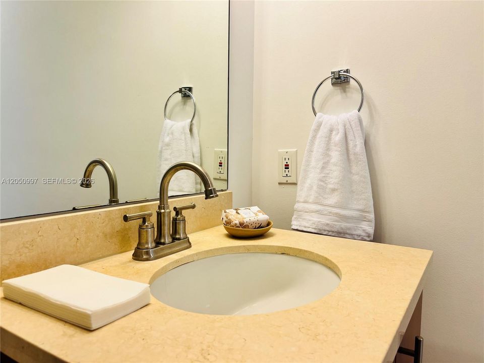 For Rent: $4,500 (2 beds, 2 baths, 1024 Square Feet)