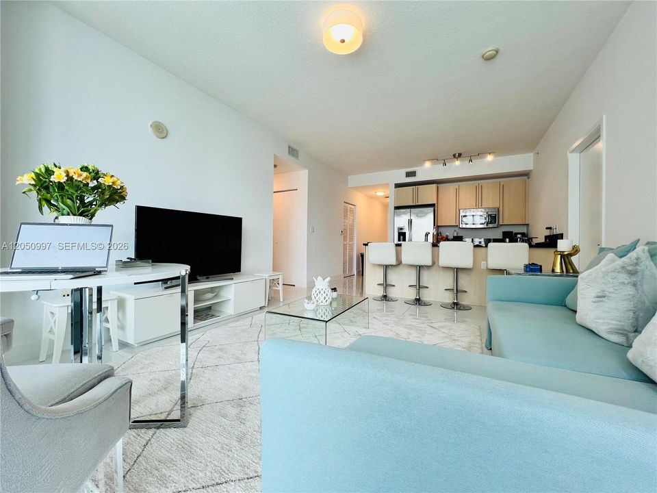 For Rent: $4,500 (2 beds, 2 baths, 1024 Square Feet)