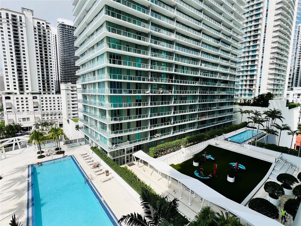For Rent: $4,500 (2 beds, 2 baths, 1024 Square Feet)