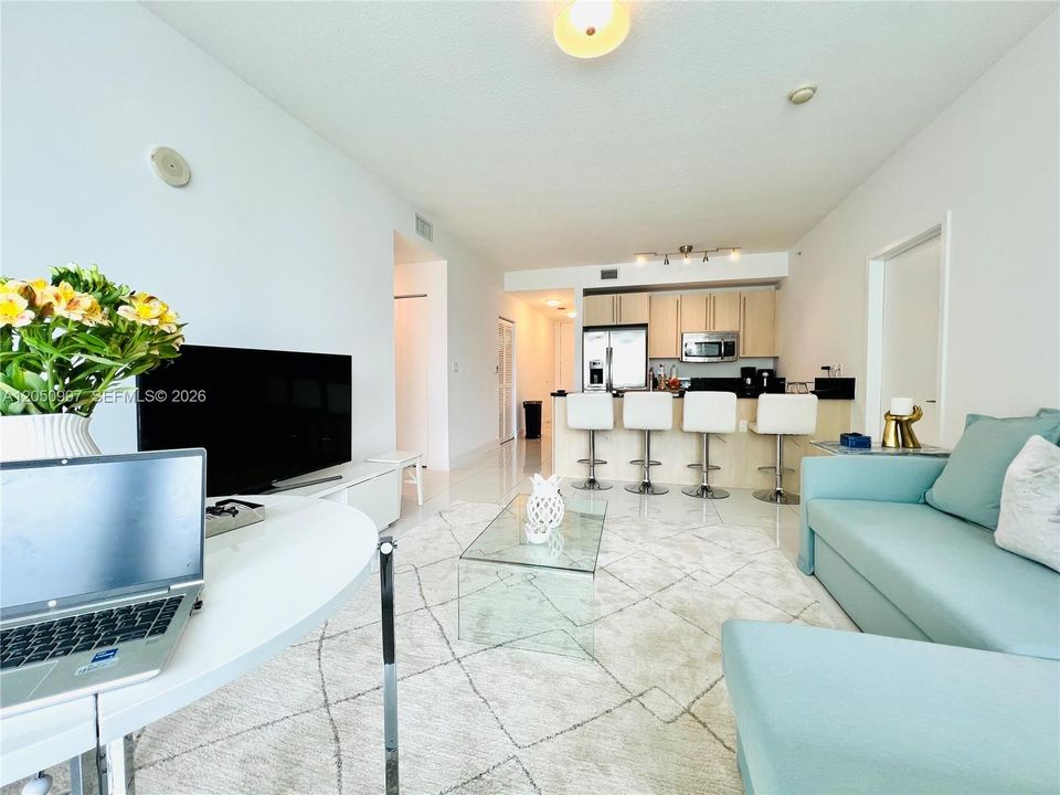 For Rent: $4,500 (2 beds, 2 baths, 1024 Square Feet)