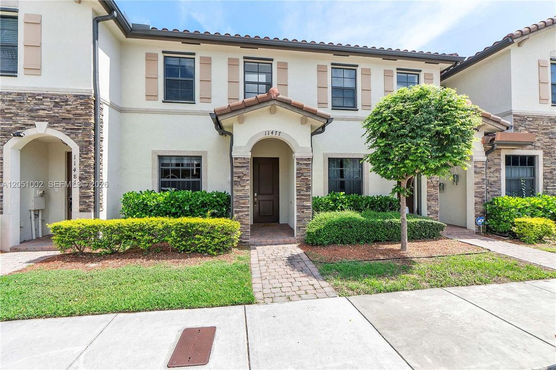 Active With Contract: $330,000 (2 beds, 2 baths, 1422 Square Feet)