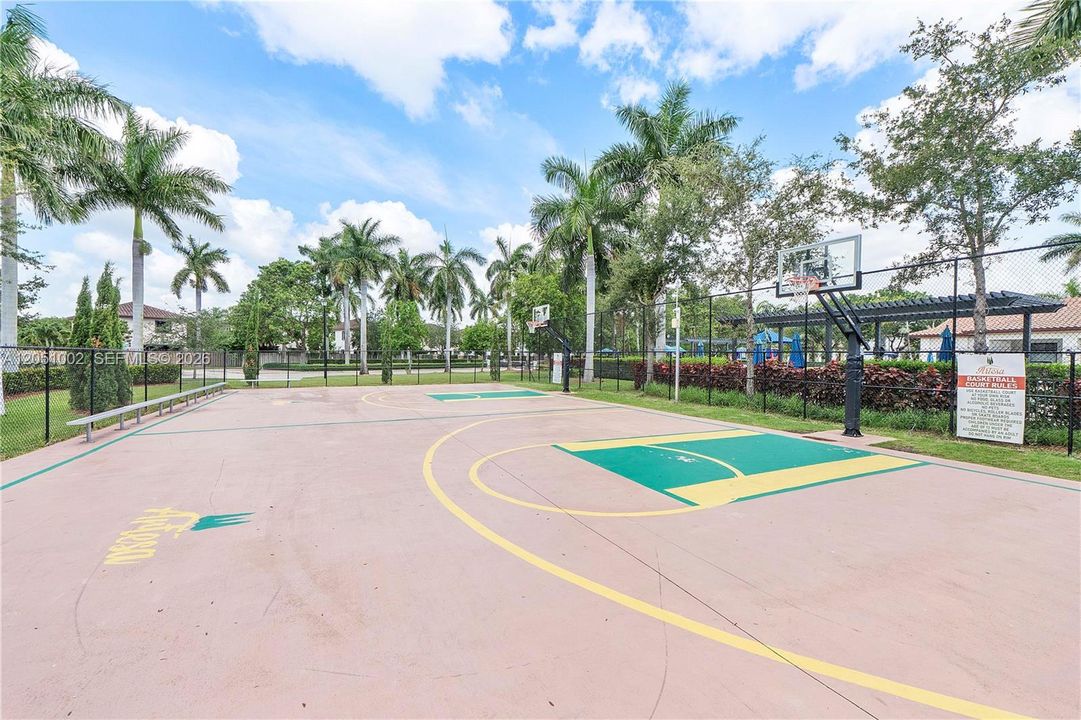 Active With Contract: $330,000 (2 beds, 2 baths, 1422 Square Feet)