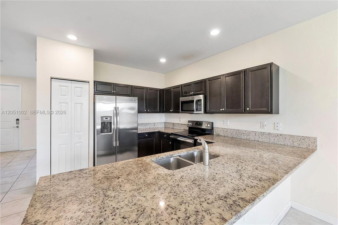 Active With Contract: $330,000 (2 beds, 2 baths, 1422 Square Feet)