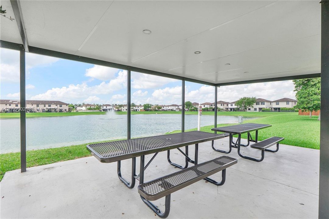 Active With Contract: $330,000 (2 beds, 2 baths, 1422 Square Feet)