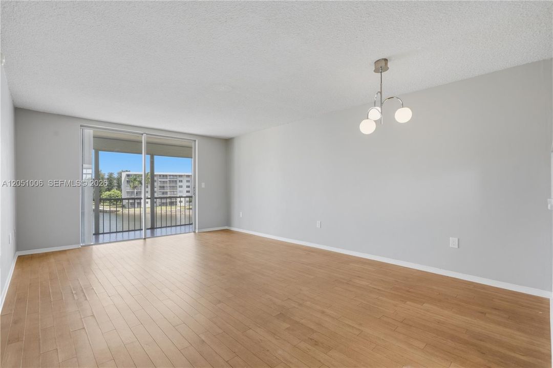 В аренду: $1,650 (1 спален, 1 ванн, 768 Квадратных фут)