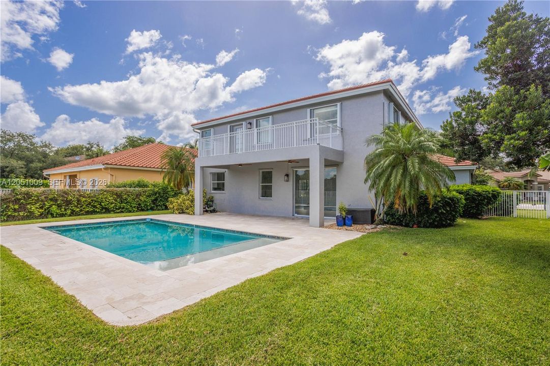 En Venta: $1,250,000 (5 camas, 3 baños, 2675 Pies cuadrados)