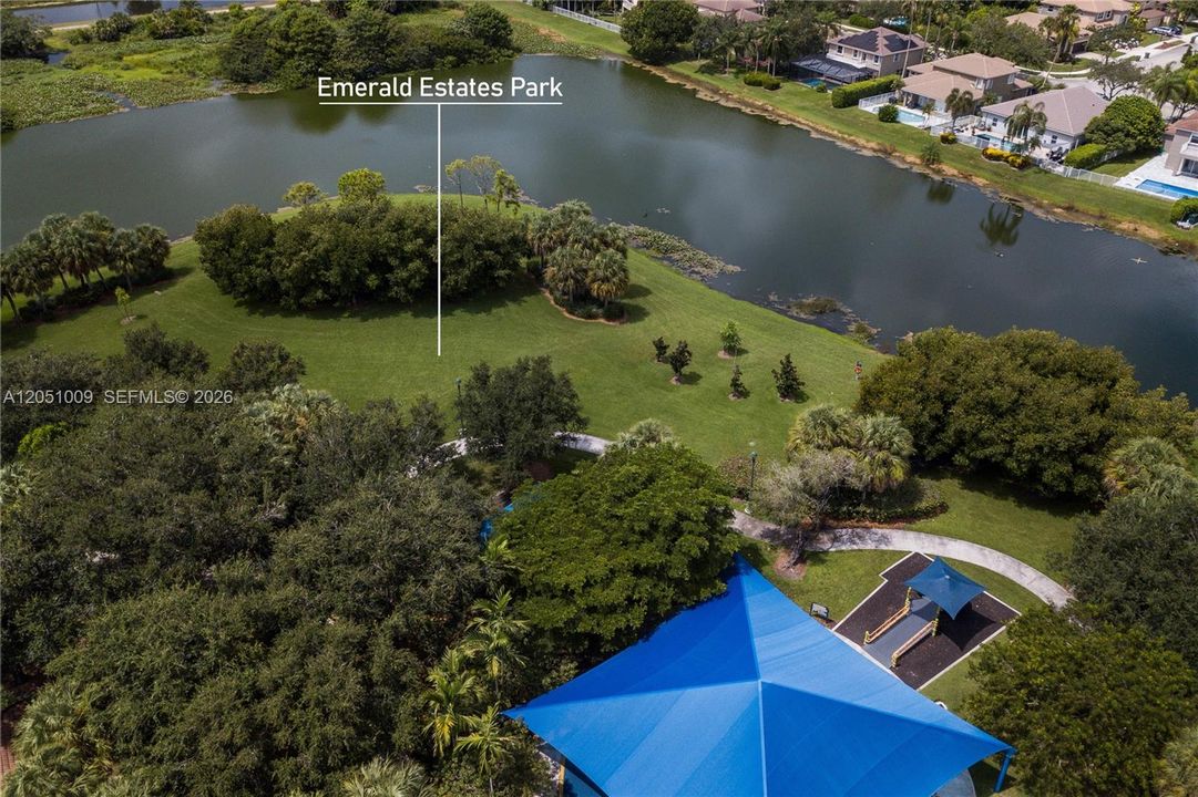 En Venta: $1,250,000 (5 camas, 3 baños, 2675 Pies cuadrados)