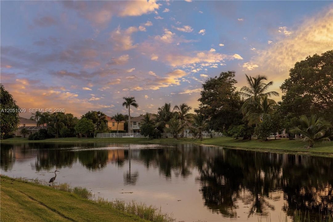 En Venta: $1,250,000 (5 camas, 3 baños, 2675 Pies cuadrados)