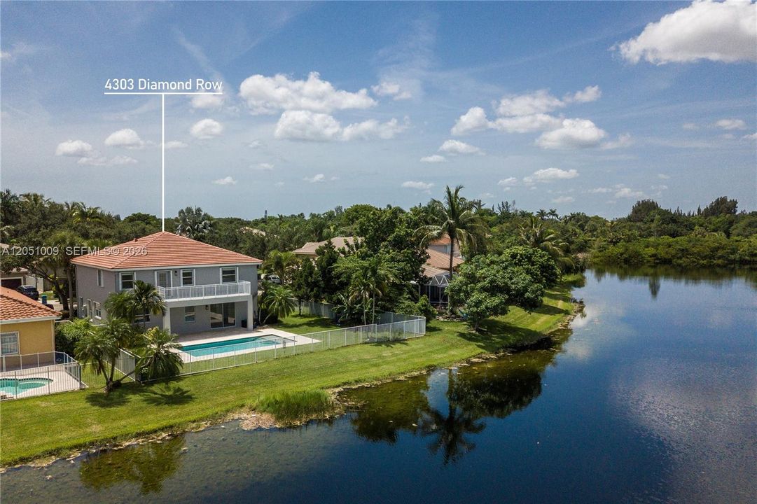 En Venta: $1,250,000 (5 camas, 3 baños, 2675 Pies cuadrados)