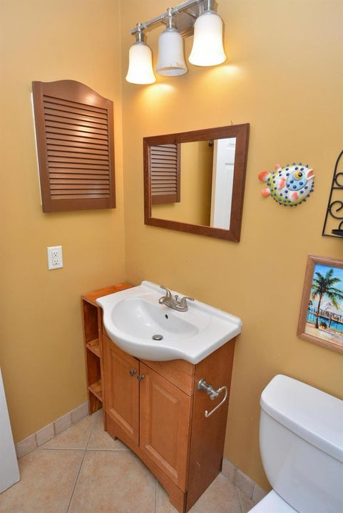 Guest bathroom 2
