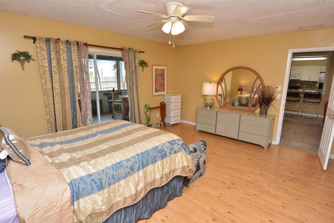 Master bedroom 3
