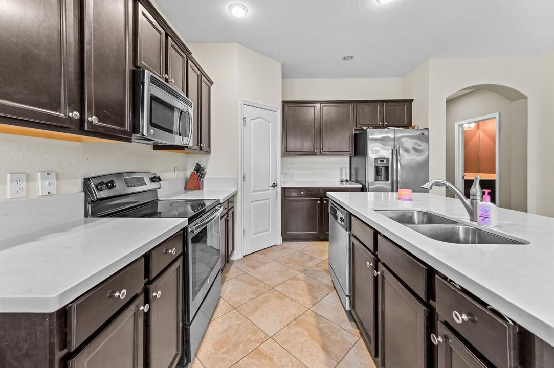 08 Kitchen 02