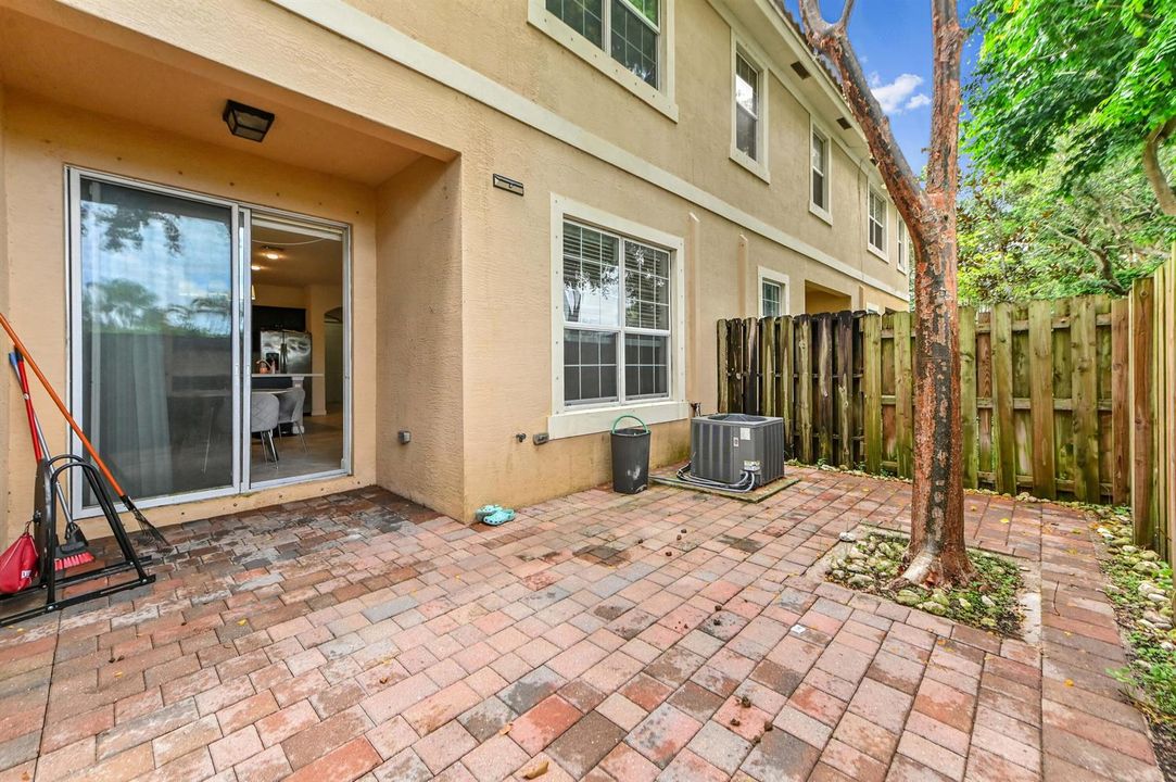 27 patio 01
