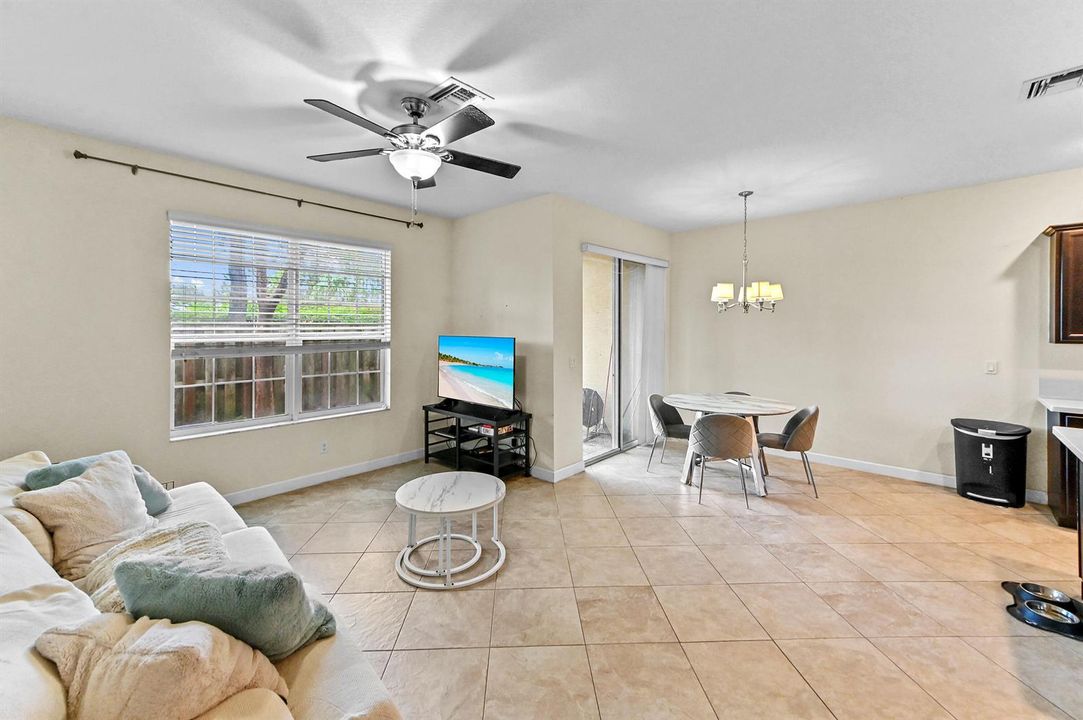 12 Living room 03