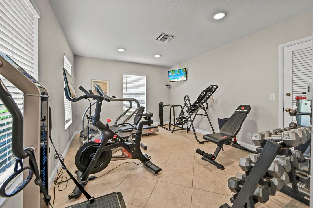 35 Gym 01