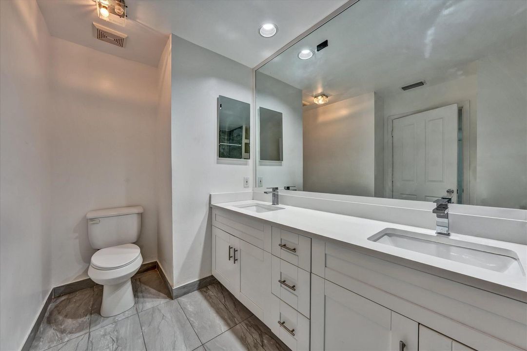 25-100 Sunshine Blvd-25