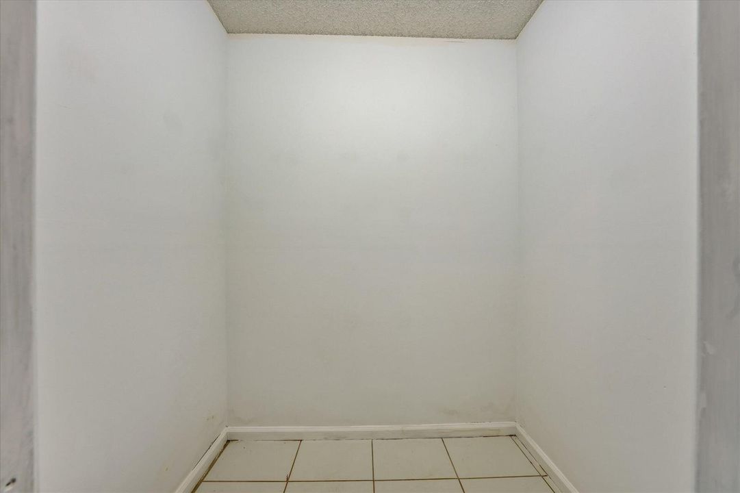 23-100 Sunshine Blvd-23