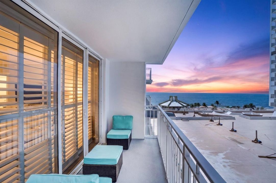 TWILIGHT PATIO