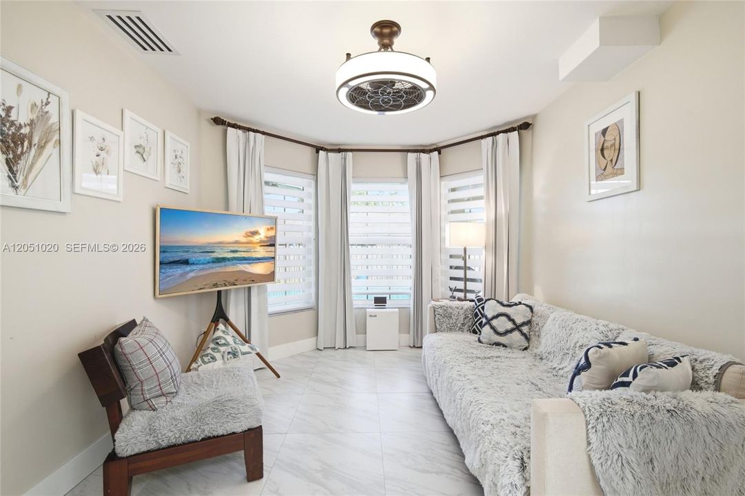 For Sale: $950,000 (3 beds, 2 baths, 2245 Square Feet)