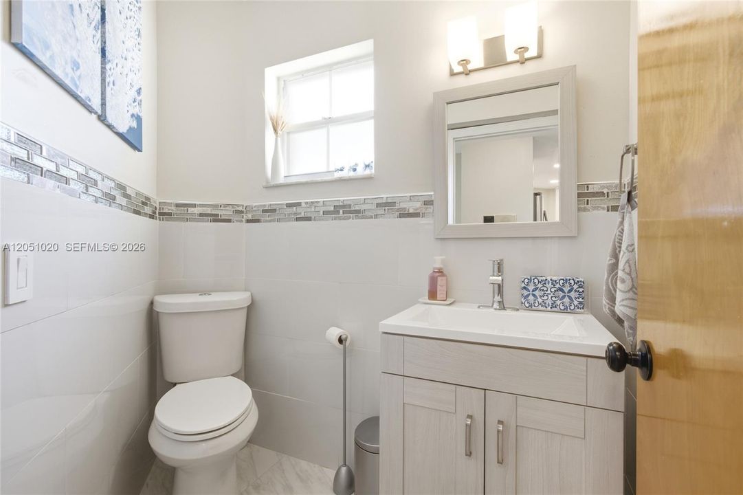 For Sale: $950,000 (3 beds, 2 baths, 2245 Square Feet)