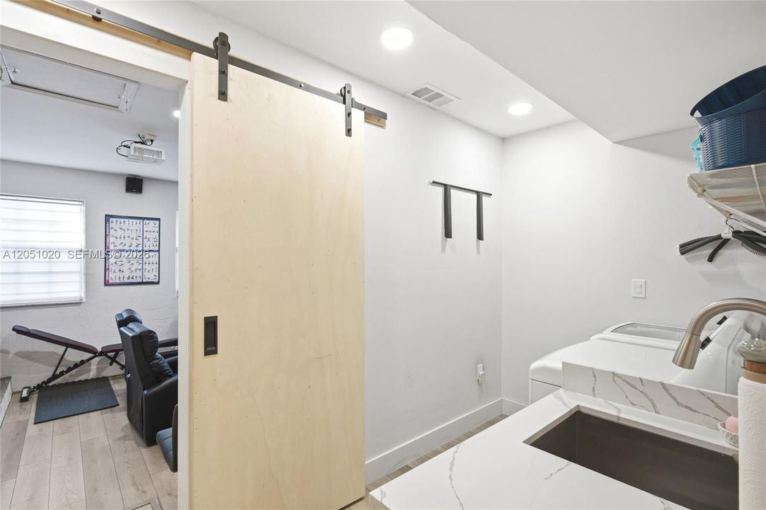 For Sale: $950,000 (3 beds, 2 baths, 2245 Square Feet)