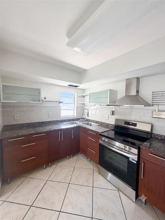 For Rent: $2,850 (2 beds, 2 baths, 1140 Square Feet)