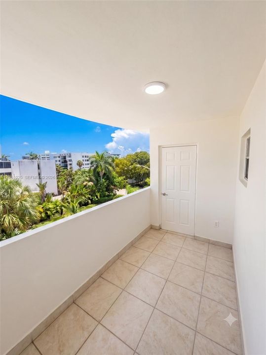 For Rent: $2,850 (2 beds, 2 baths, 1140 Square Feet)