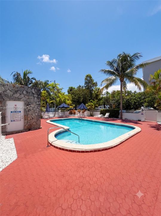 For Rent: $2,850 (2 beds, 2 baths, 1140 Square Feet)
