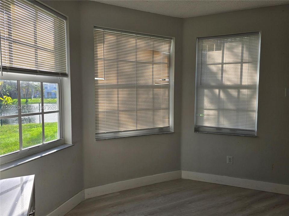 En Venta: $750,000 (4 camas, 2 baños, 2274 Pies cuadrados)