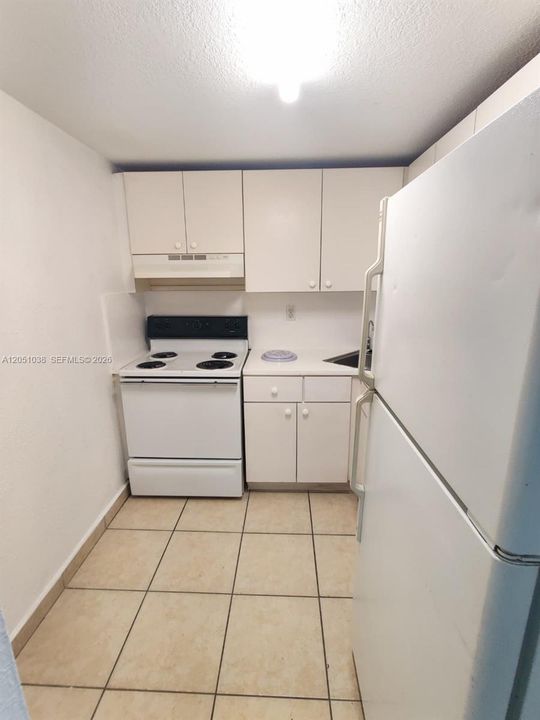 В аренду: $1,600 (1 спален, 1 ванн, 600 Квадратных фут)
