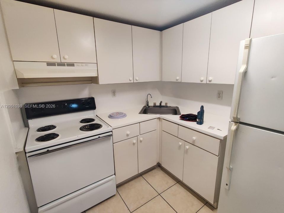 В аренду: $1,600 (1 спален, 1 ванн, 600 Квадратных фут)