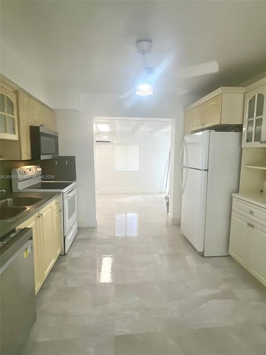 В аренду: $2,350 (2 спален, 1 ванн, 0 Квадратных фут)