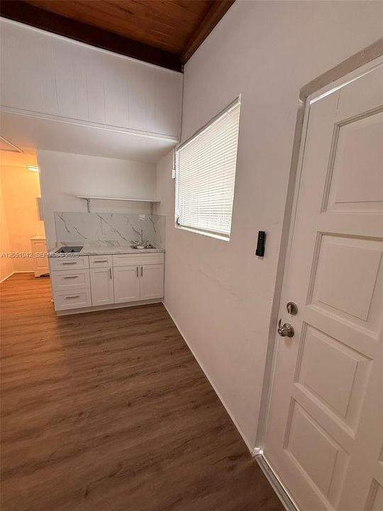 En Renta: $1,295 (0 camas, 1 baños, 350 Pies cuadrados)