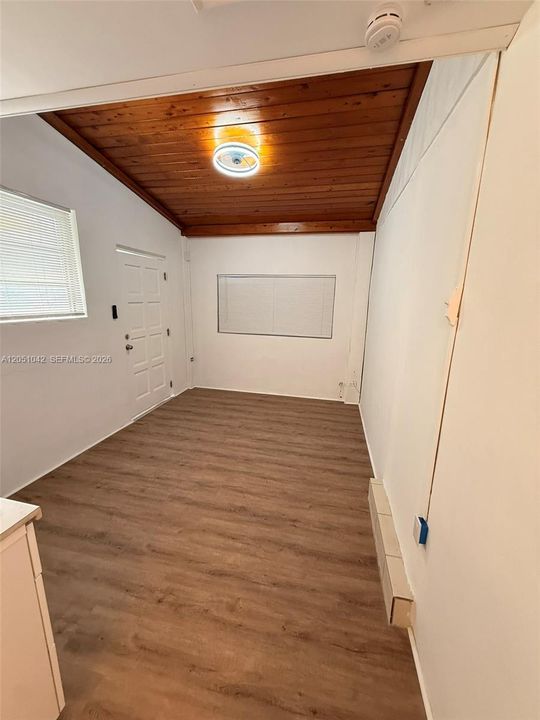 En Renta: $1,295 (0 camas, 1 baños, 350 Pies cuadrados)