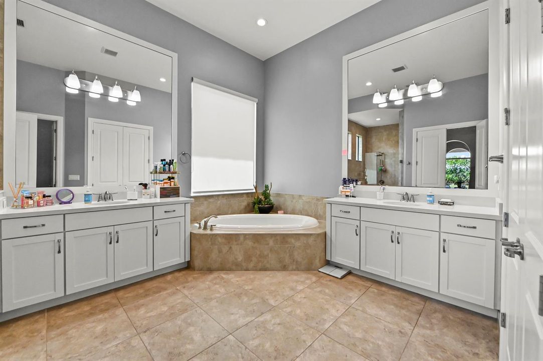 40 Bathroom 02