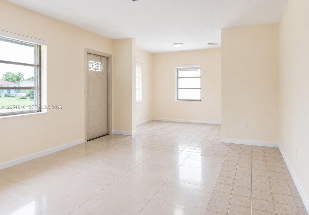 For Sale: $700,000 (3 beds, 2 baths, 1911 Square Feet)