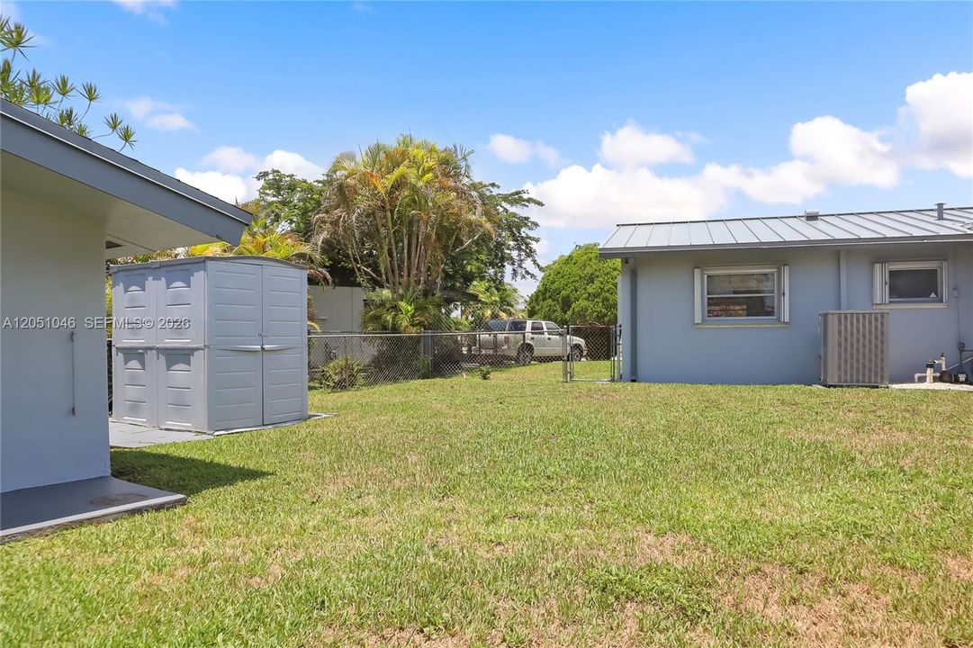 For Sale: $700,000 (3 beds, 2 baths, 1911 Square Feet)