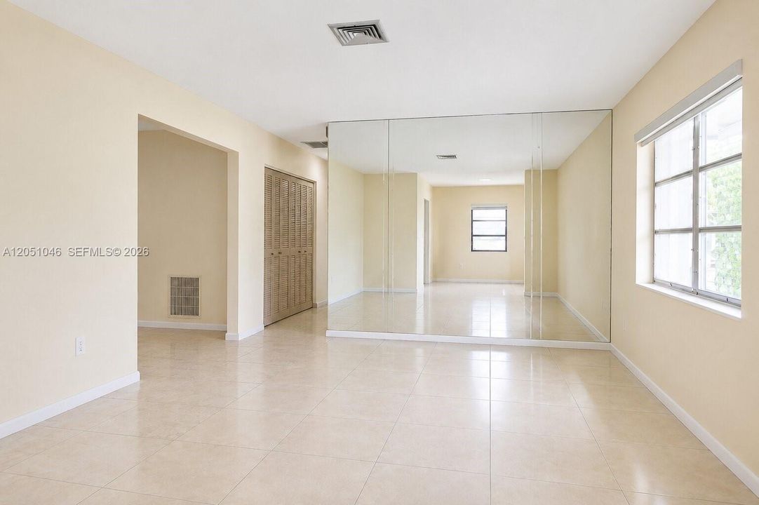 For Sale: $700,000 (3 beds, 2 baths, 1911 Square Feet)