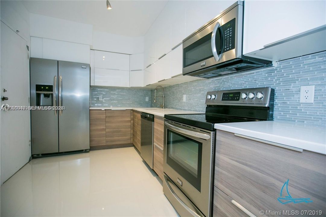 For Sale: $435,000 (1 beds, 1 baths, 1125 Square Feet)
