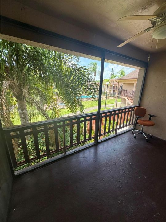 For Rent: $1,900 (1 beds, 1 baths, 736 Square Feet)