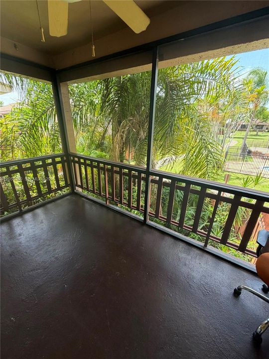For Rent: $1,900 (1 beds, 1 baths, 736 Square Feet)