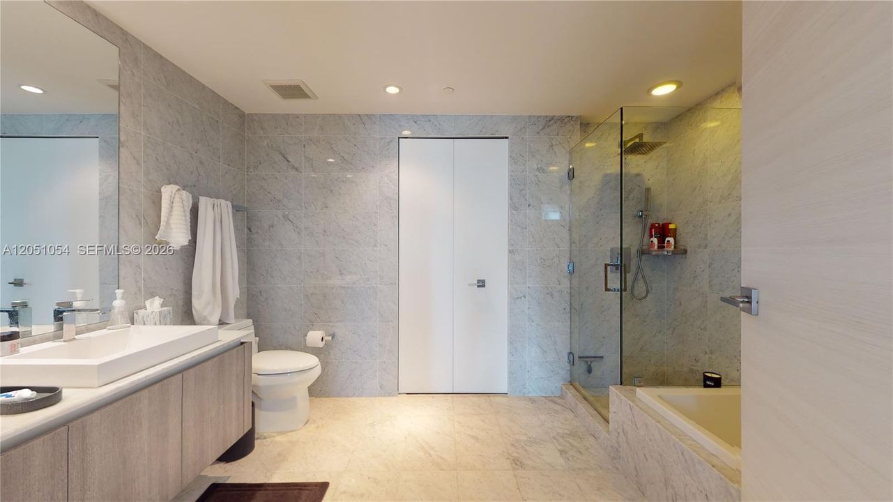 В аренду: $11,500 (3 спален, 4 ванн, 1613 Квадратных фут)