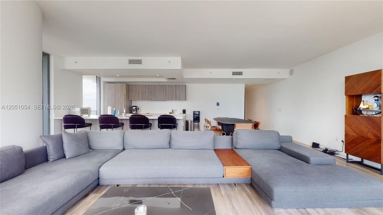 В аренду: $11,500 (3 спален, 4 ванн, 1613 Квадратных фут)