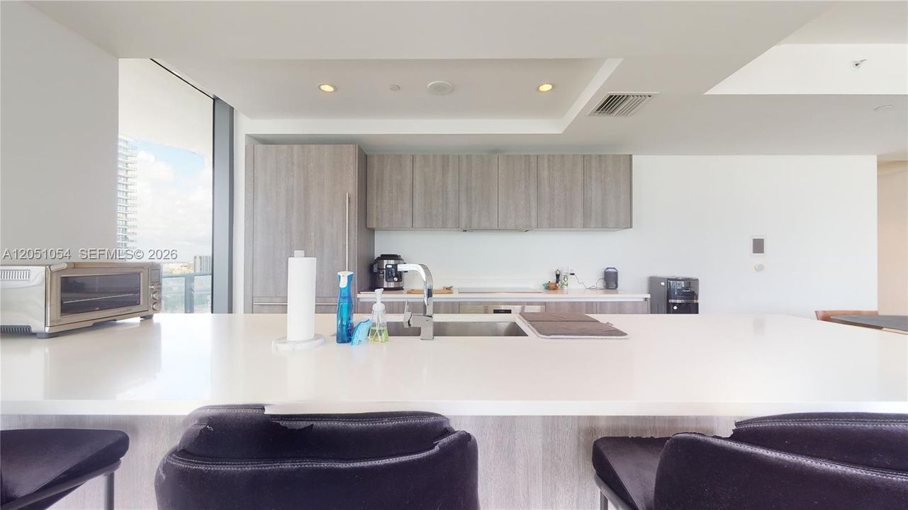 В аренду: $11,500 (3 спален, 4 ванн, 1613 Квадратных фут)