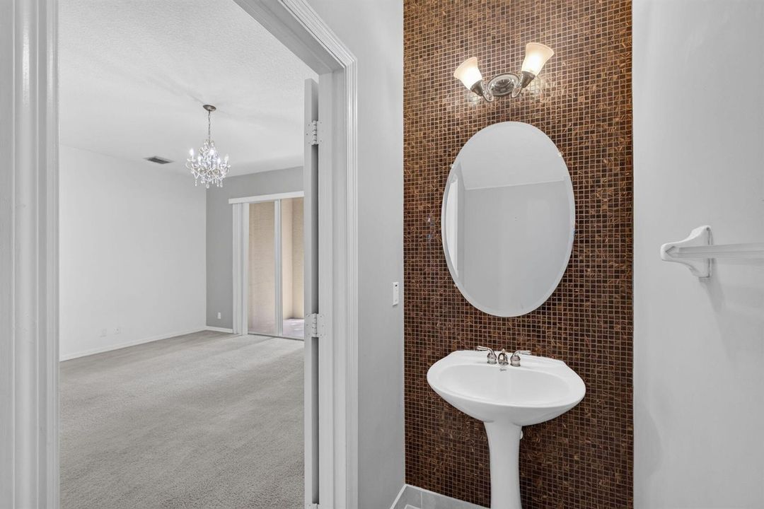 1/2 Bath Downstairs