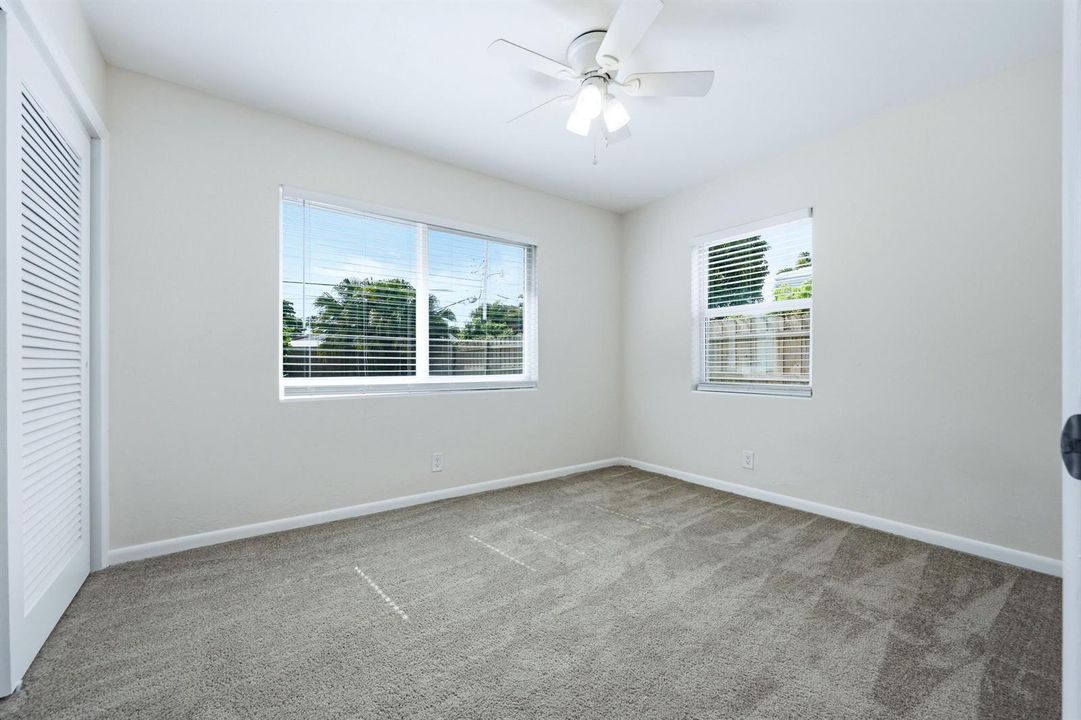 5920 bedroom photo 2
